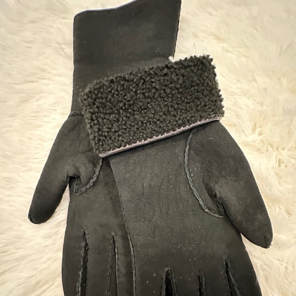 Hermes Black Sheepskin Gloves Size 7 - Picture 2 of 5
